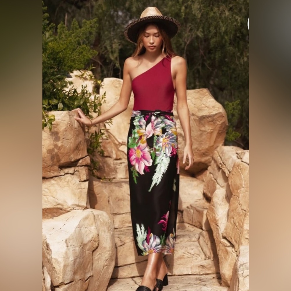 NWT Walter Baker Corsica Sarong “Grand Magnolia” O/S  MRSP $148